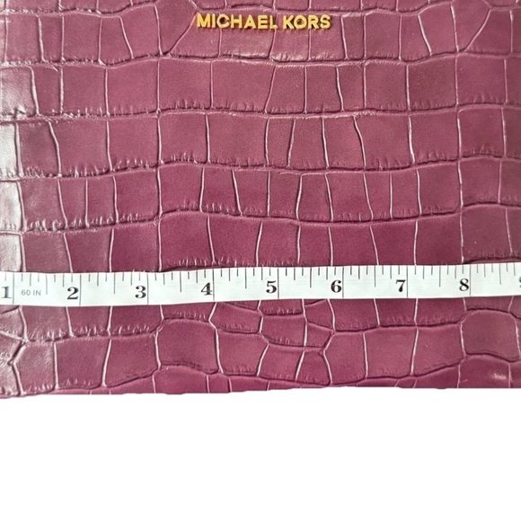 Michael Kors Jet Set Wristlet Purple Embossed crocodile Brand new - Picture 6 of 8